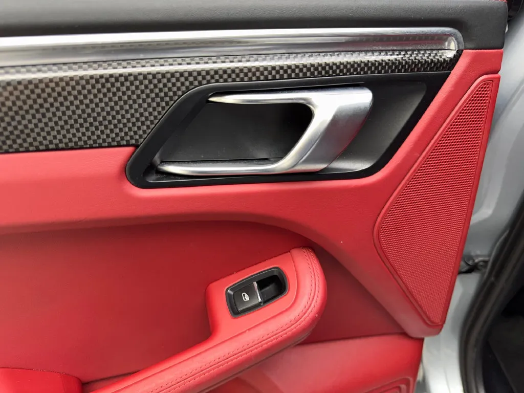 Porsche Macan photo 39