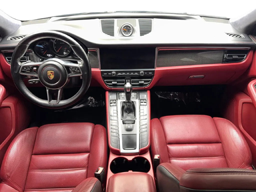 Porsche Macan photo 52