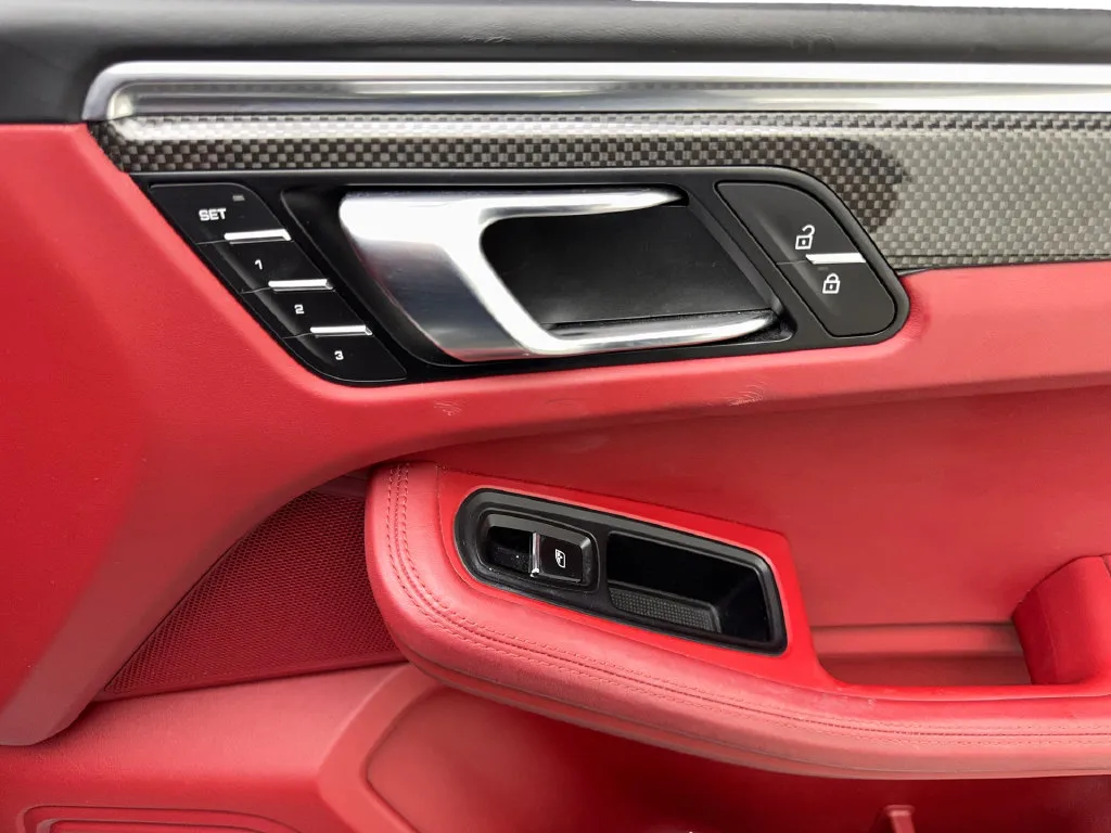 Porsche Macan photo 50