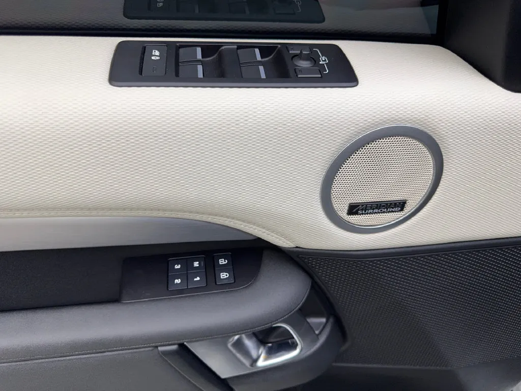 Land Rover Discovery photo 32