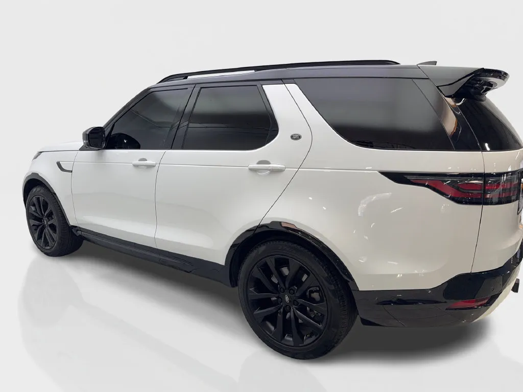 Land Rover Discovery photo 16