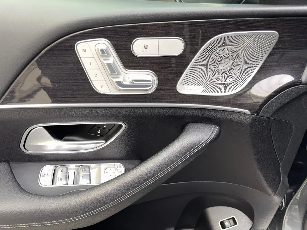 Mercedes-Benz GLE photo 32