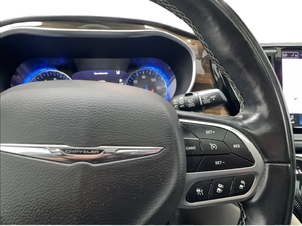 Chrysler Pacifica photo 41