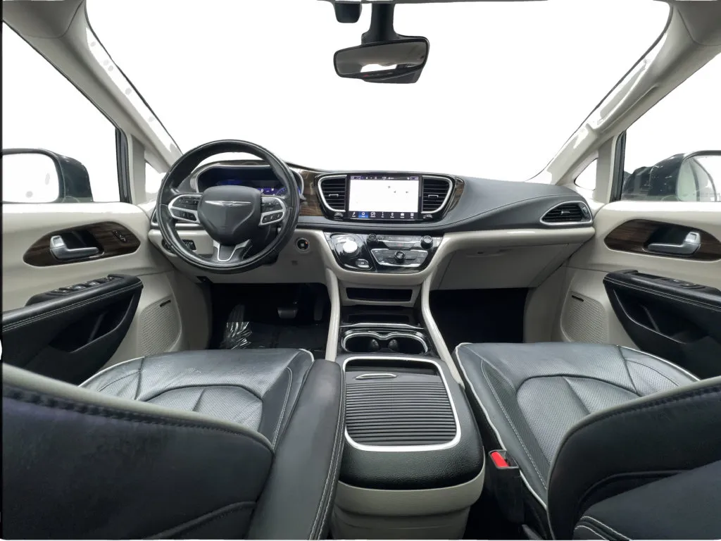Chrysler Pacifica photo 39