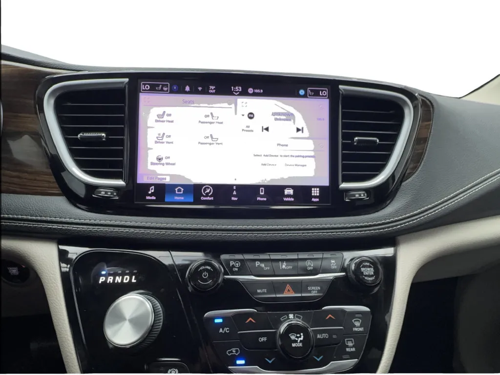 Chrysler Pacifica photo 46