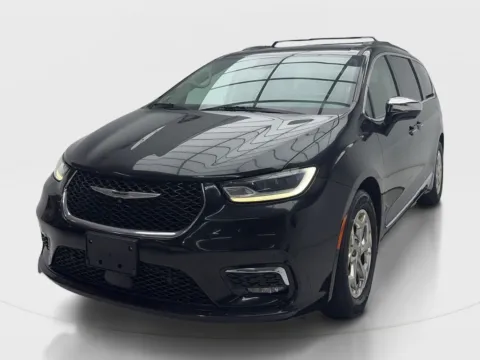 More photos of 2022 Chrysler Pacifica Limited at Autos of Dallas - Irving, TX