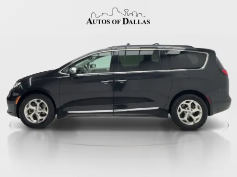 More photos of 2022 Chrysler Pacifica Limited at Autos of Dallas - Irving, TX