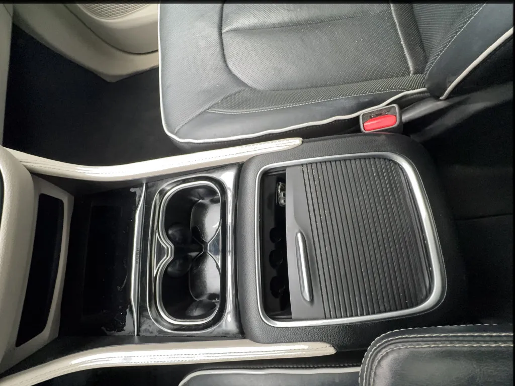 Chrysler Pacifica photo 45