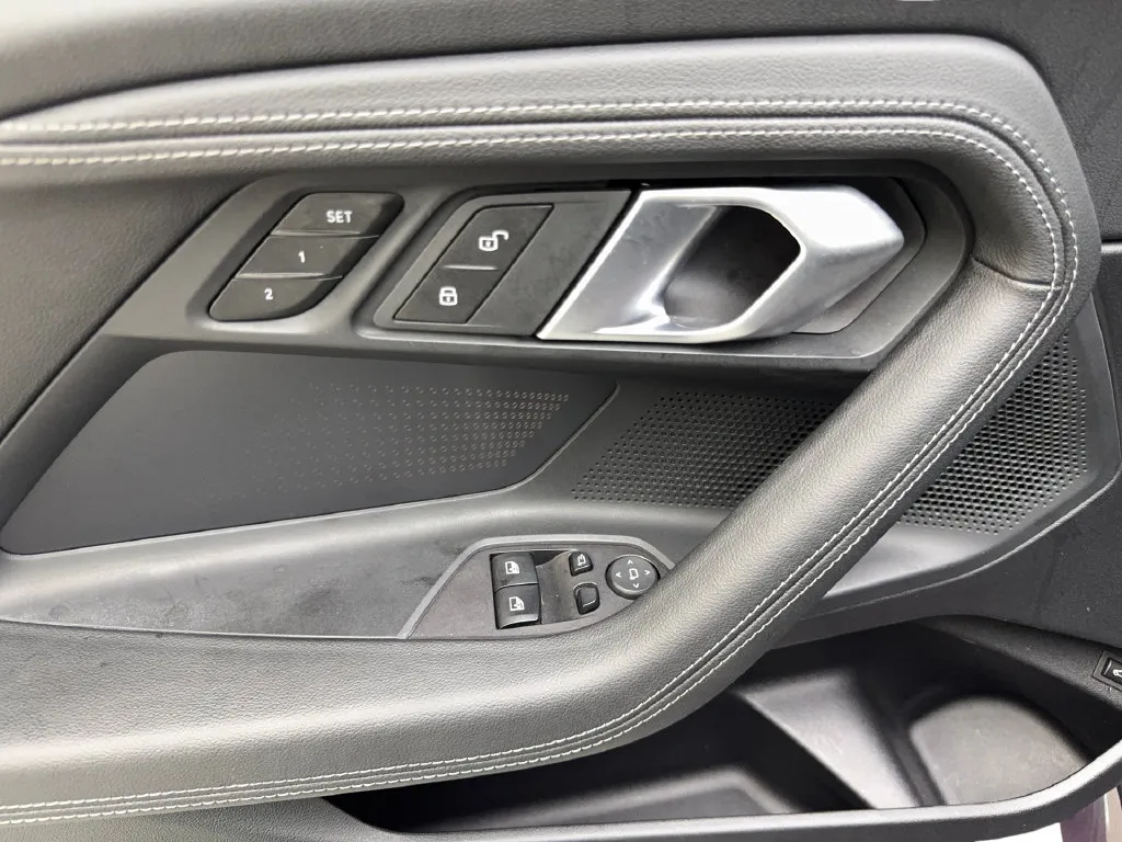 BMW 2 Series photo 32
