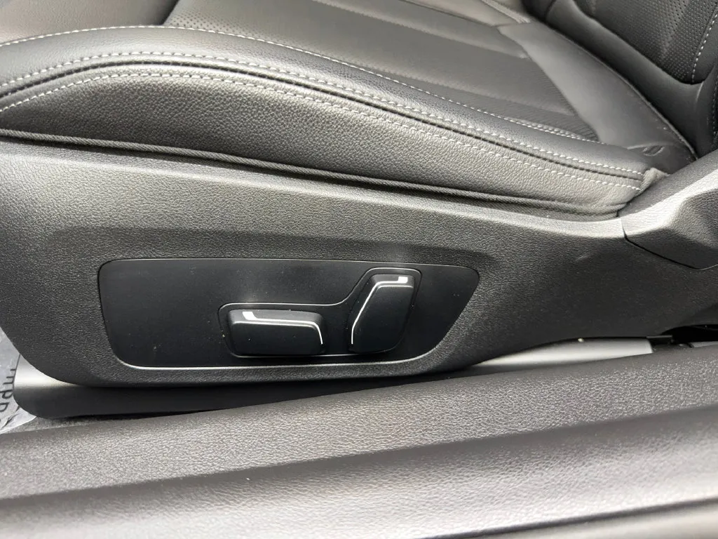 BMW 2 Series photo 29