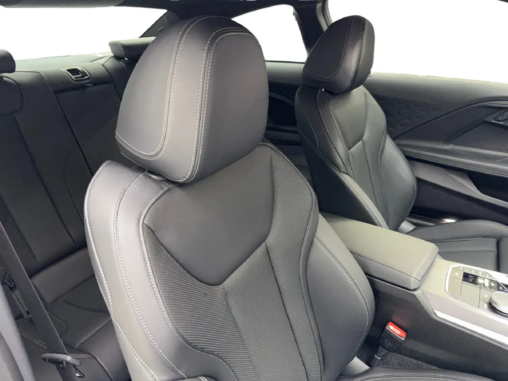 BMW 2 Series photo 39