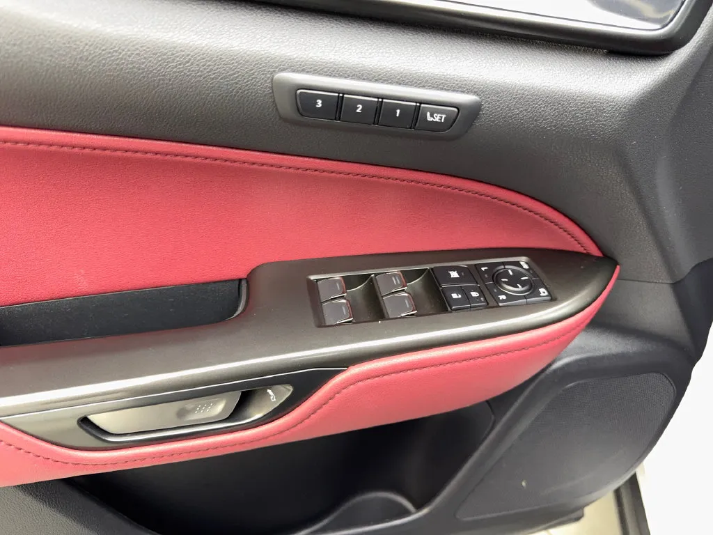 Lexus NX photo 33