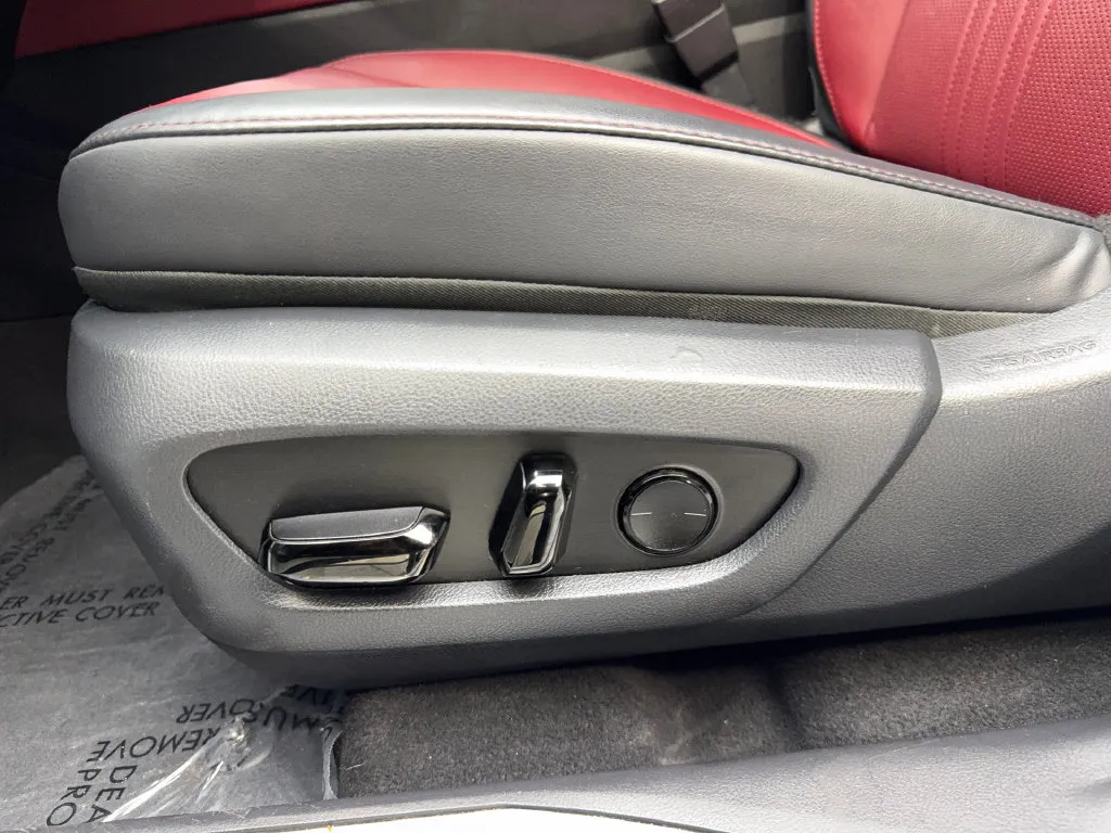 Lexus NX photo 30