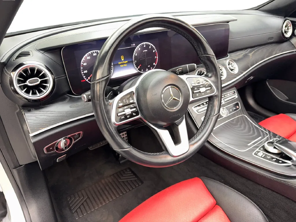 Mercedes-Benz E-Class photo 47