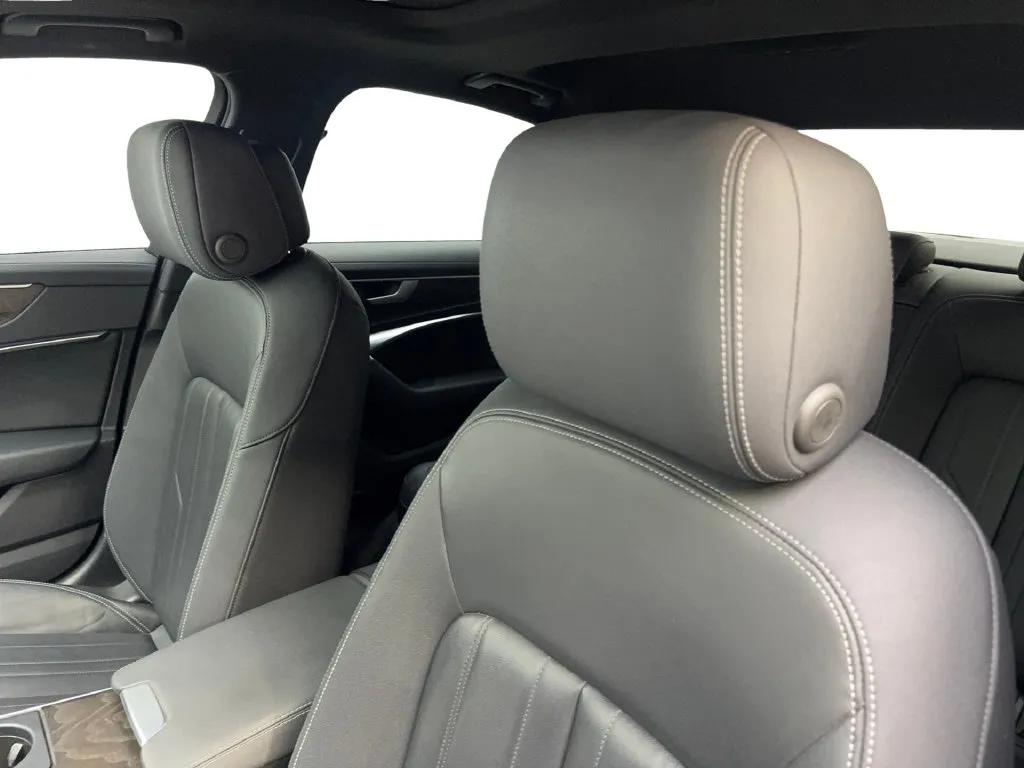 Audi A6 photo 30