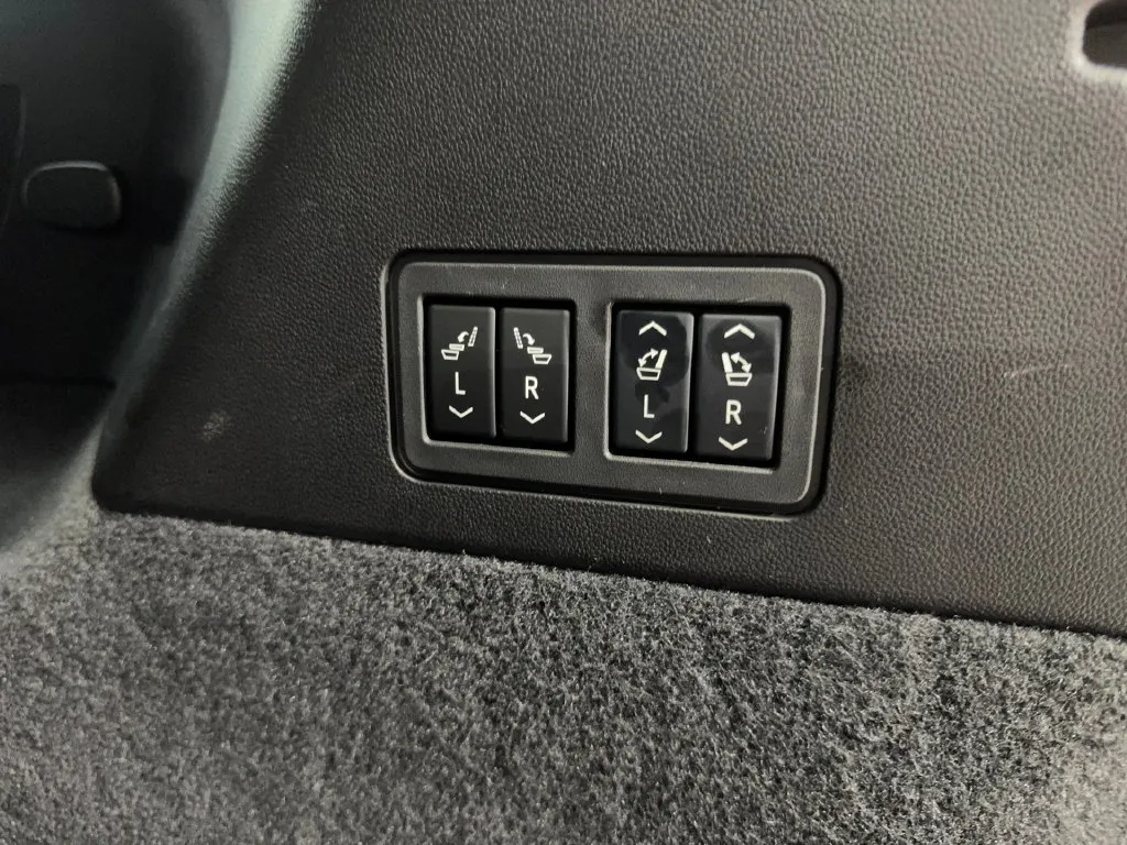 Cadillac XT6 photo 90