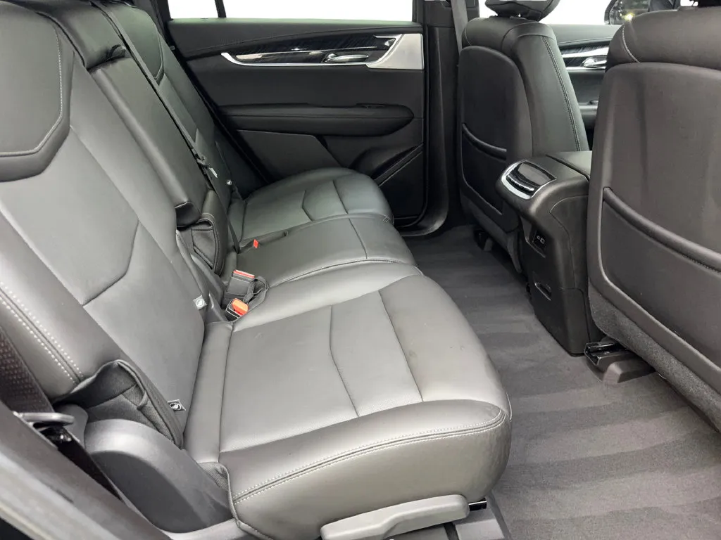 Cadillac XT6 photo 46