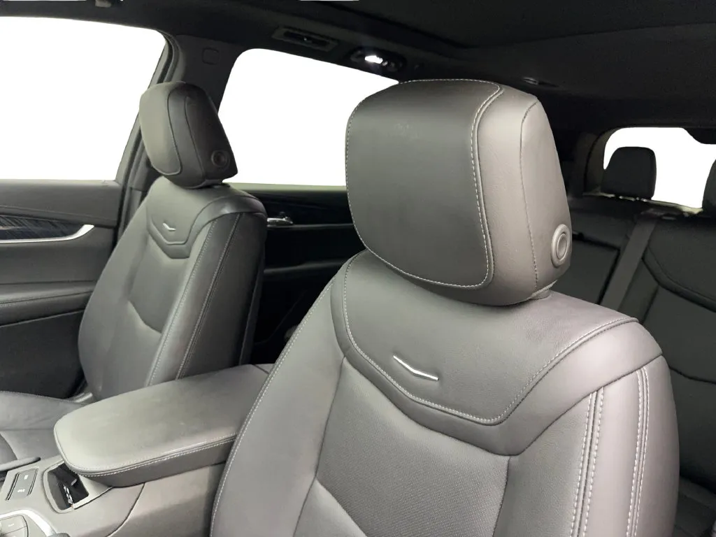 Cadillac XT6 photo 30