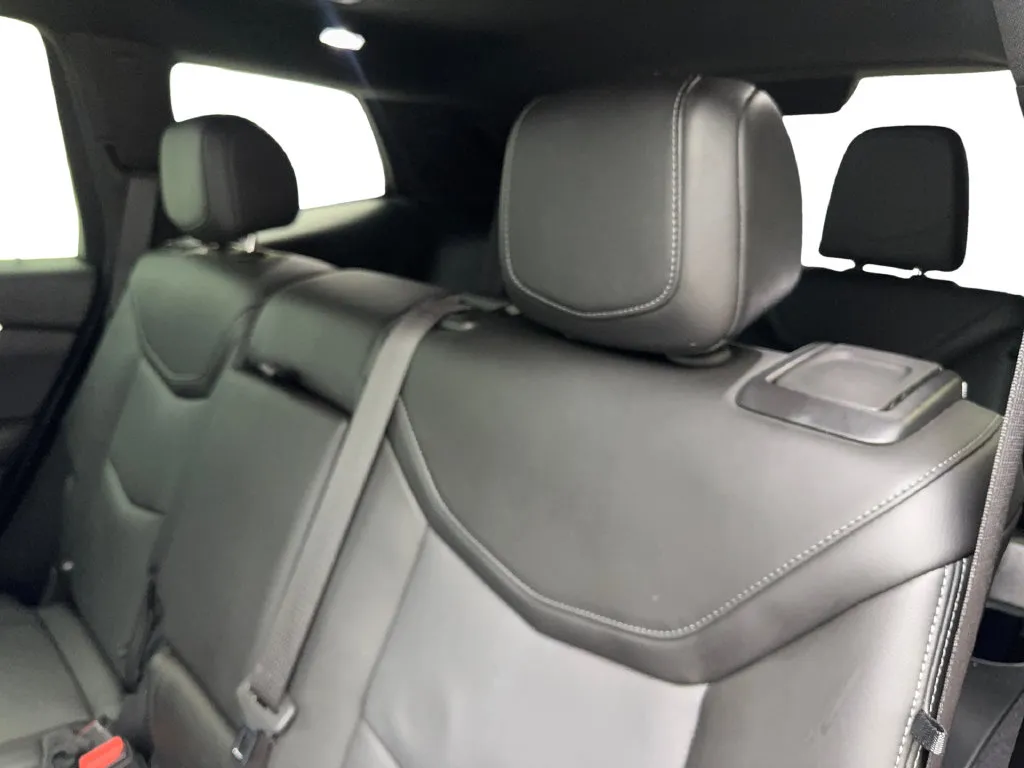 Cadillac XT6 photo 37
