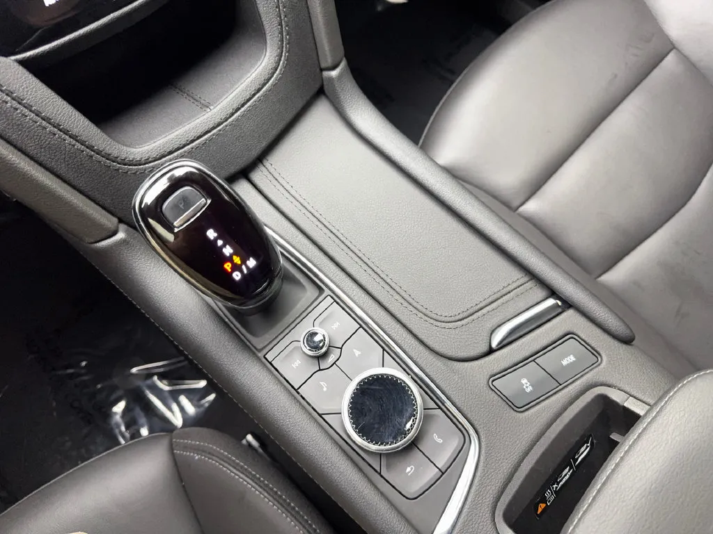 Cadillac XT6 photo 74