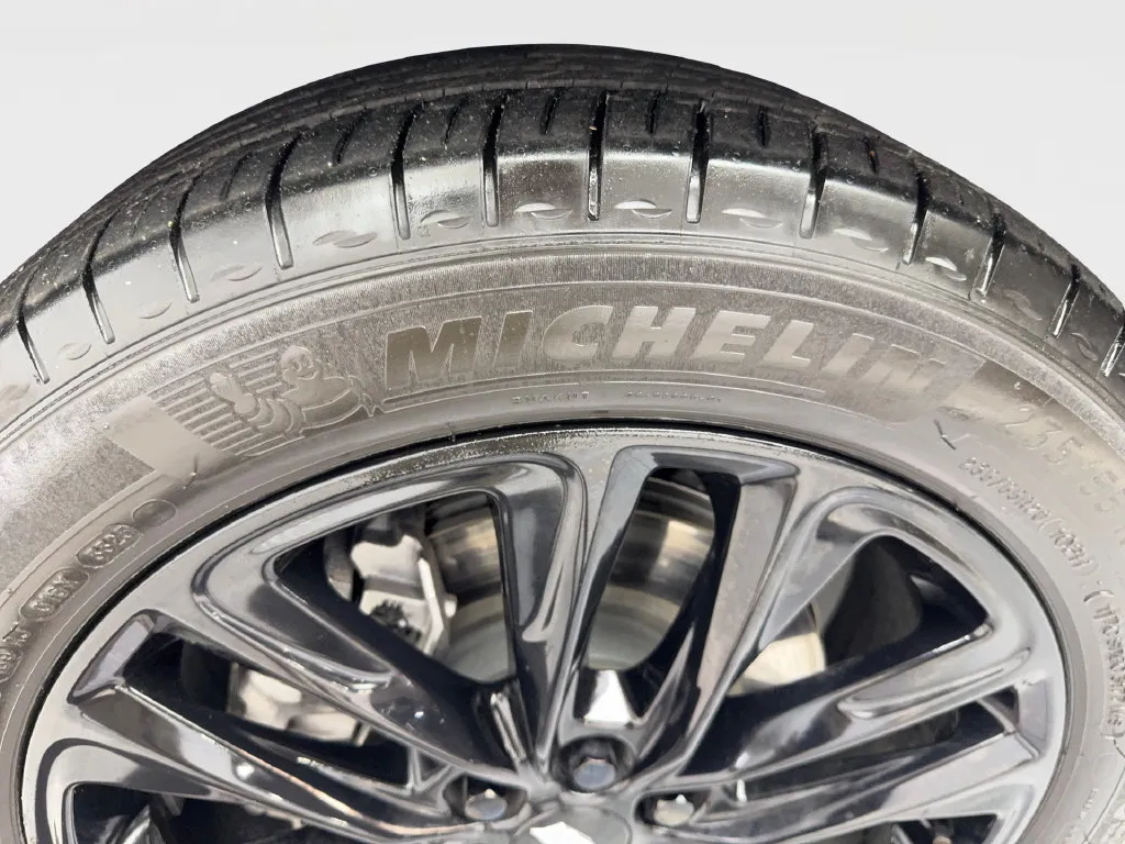 Cadillac XT6 photo 97
