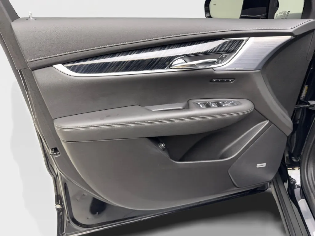Cadillac XT6 photo 34