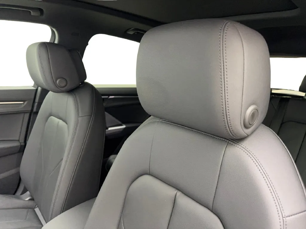 Audi Q3 photo 30