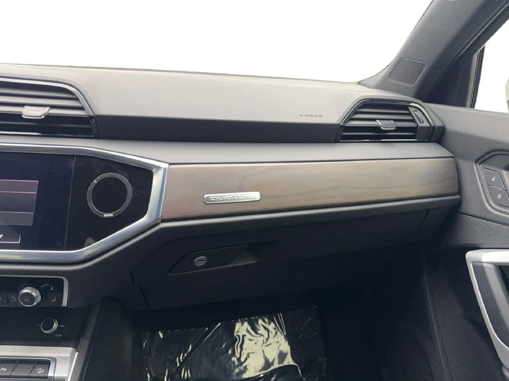 Audi Q3 photo 60