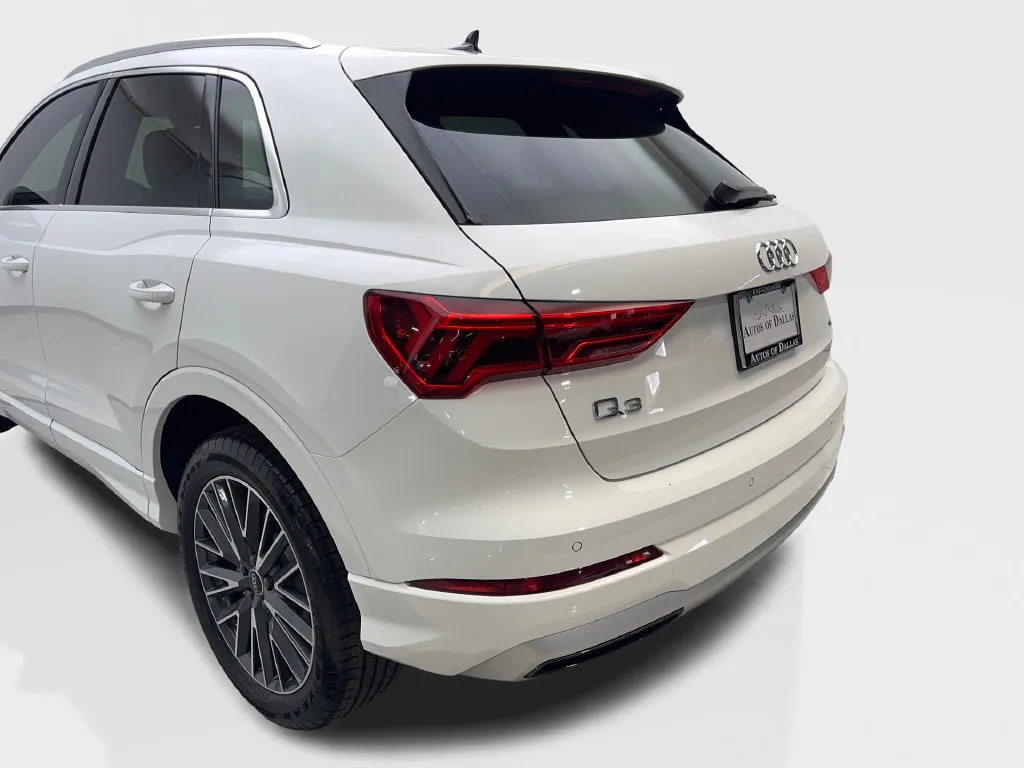 Audi Q3 photo 21