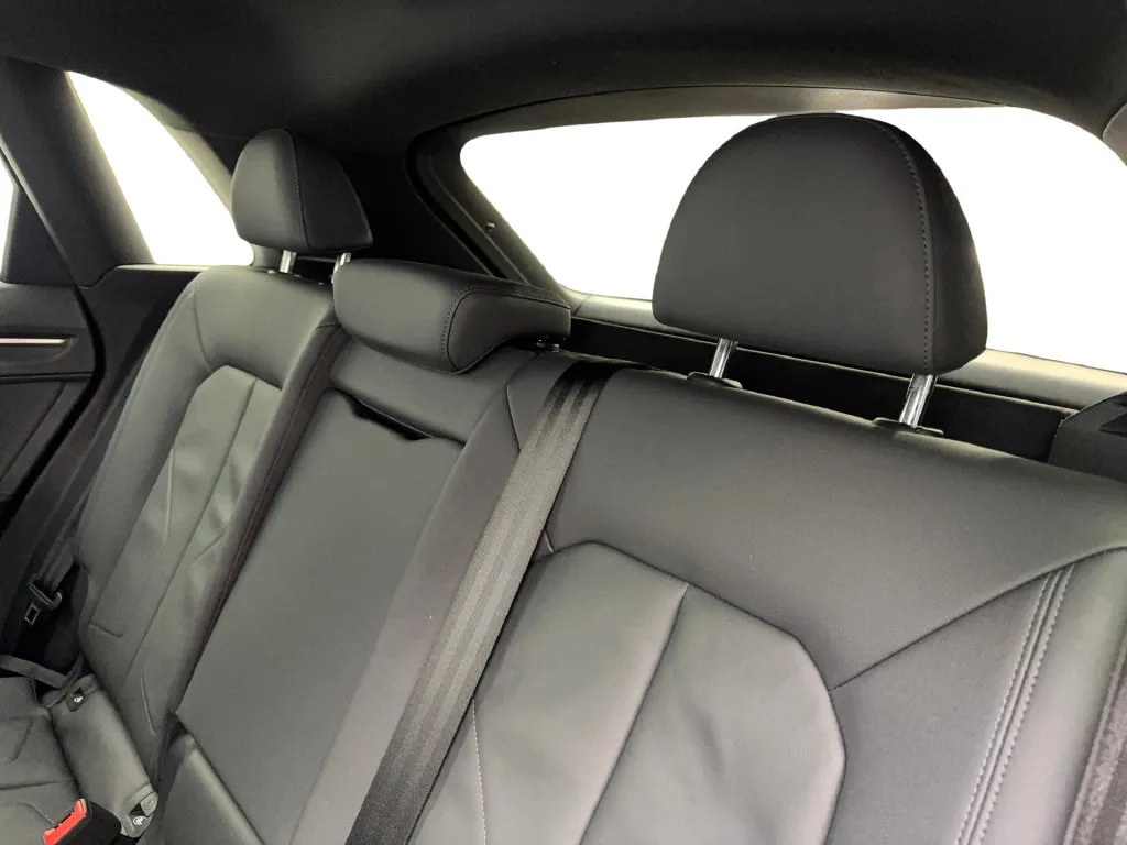 Audi Q3 photo 37