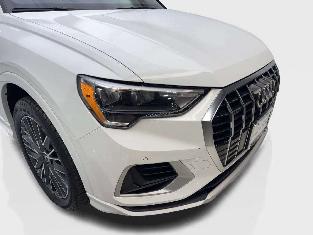 Audi Q3 photo 19