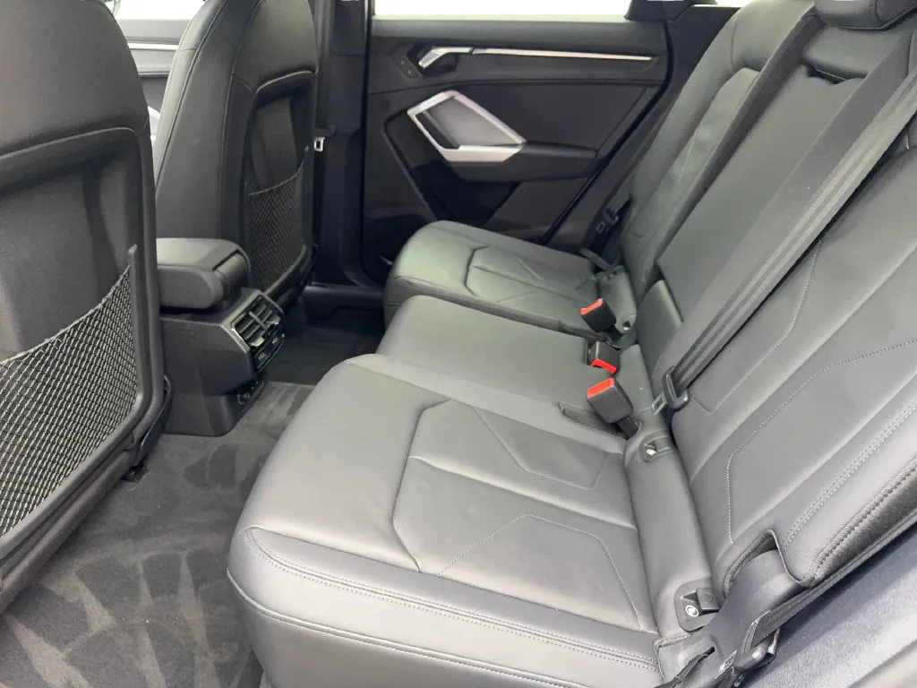 Audi Q3 photo 36