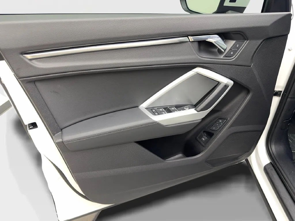 Audi Q3 photo 34