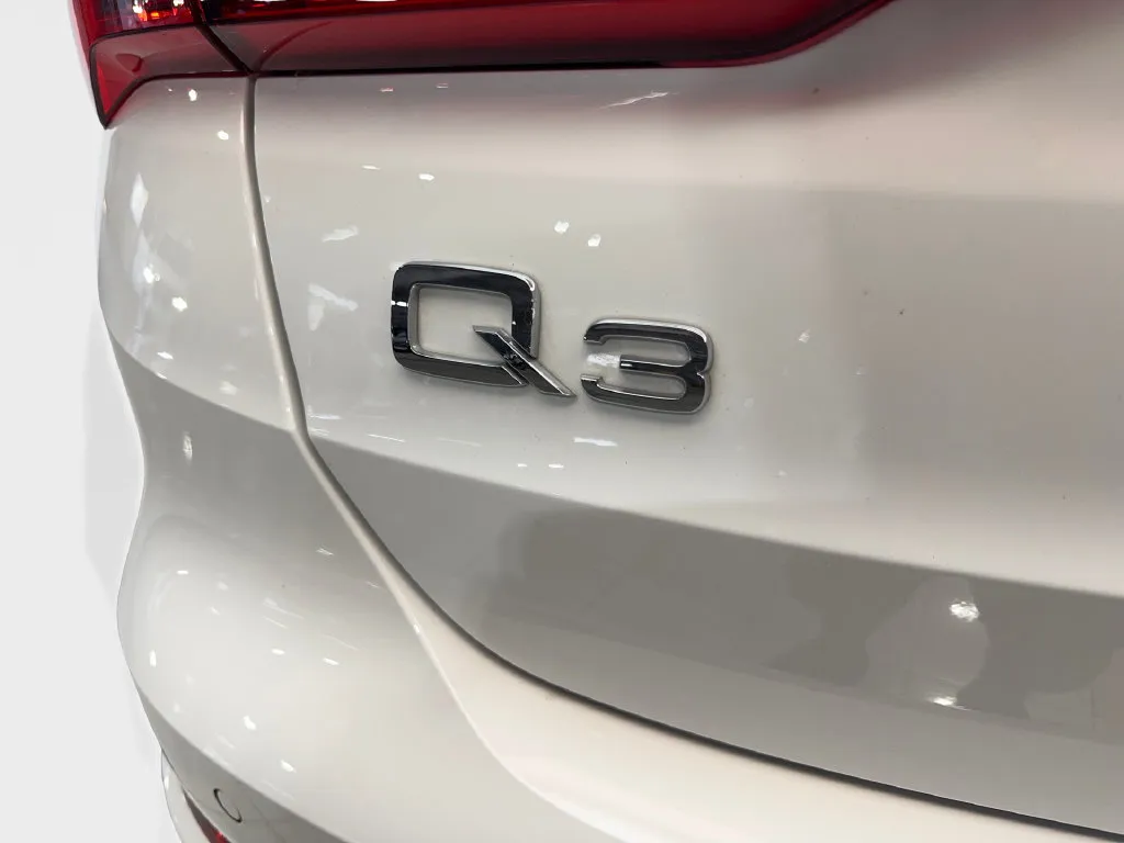 Audi Q3 photo 25