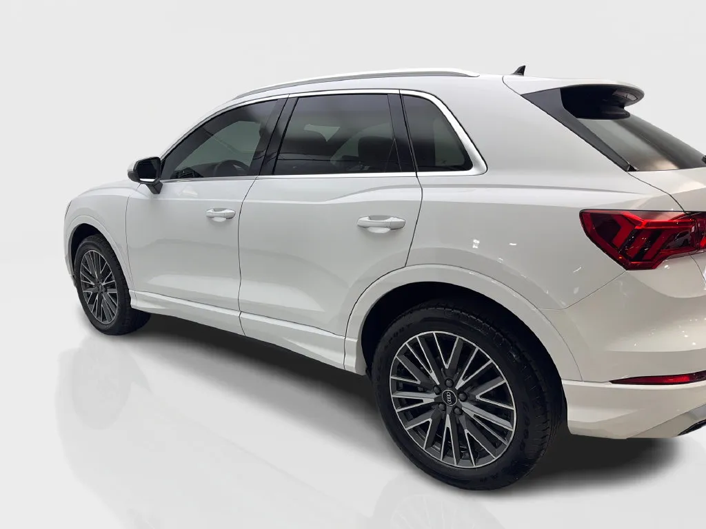 Audi Q3 photo 16