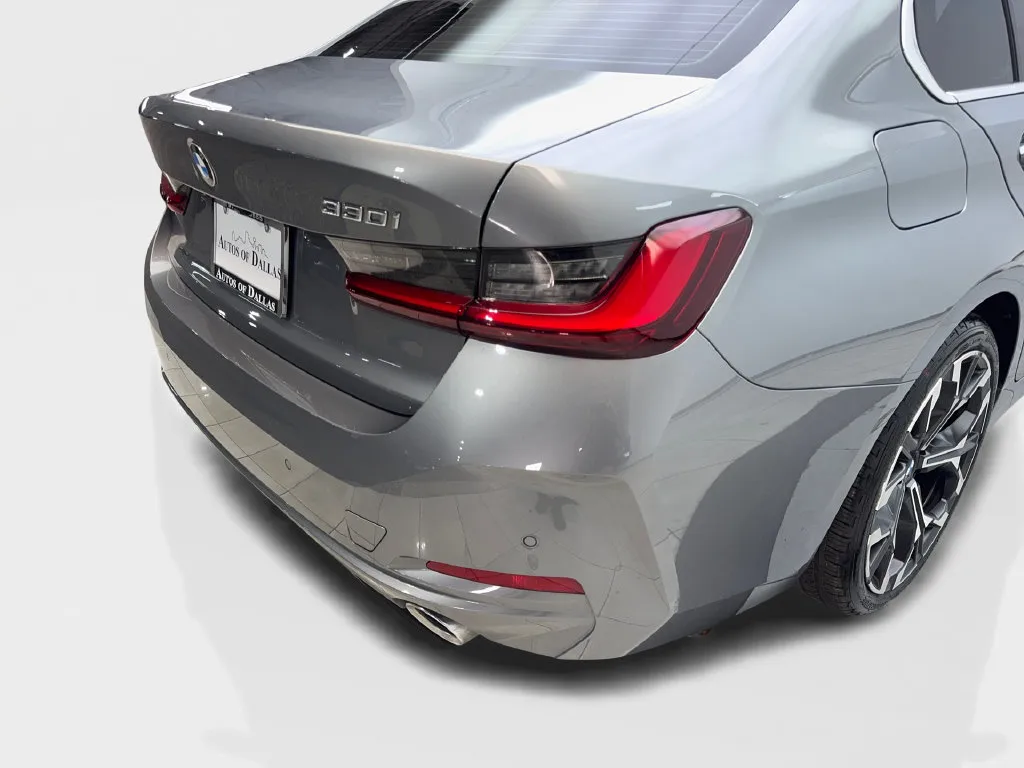 BMW 3 Series photo 20
