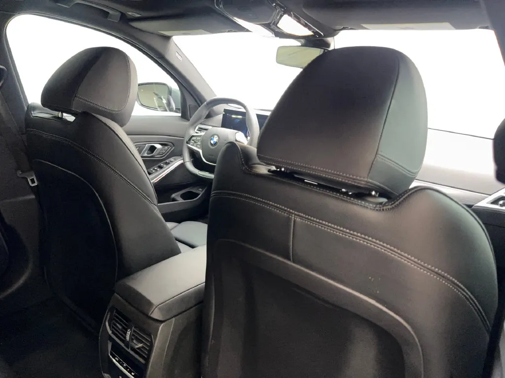 BMW 3 Series photo 43