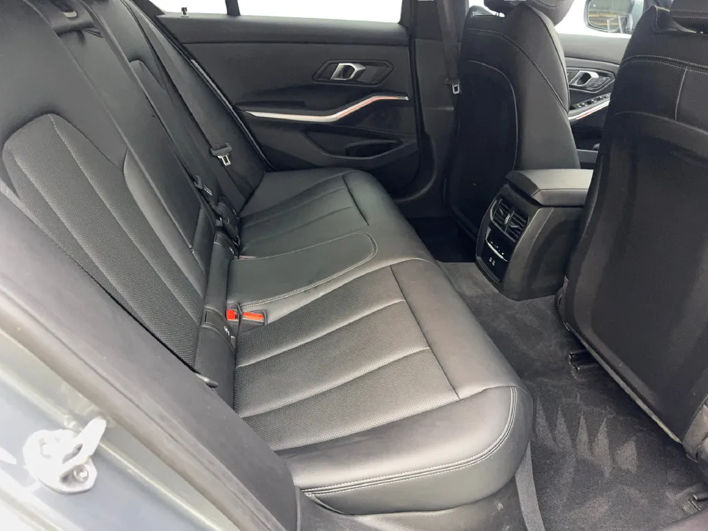 BMW 3 Series photo 41