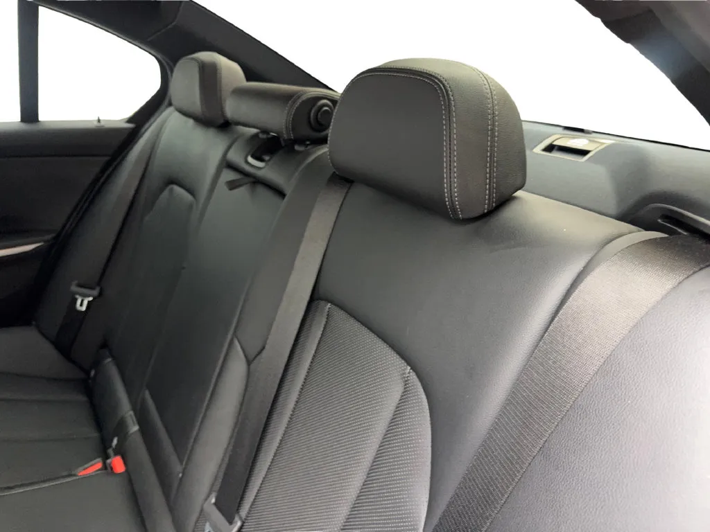 BMW 3 Series photo 36