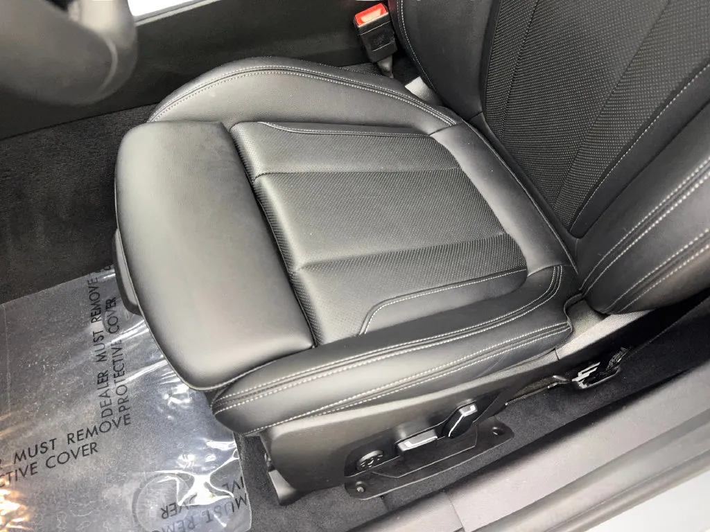 BMW 3 Series photo 30