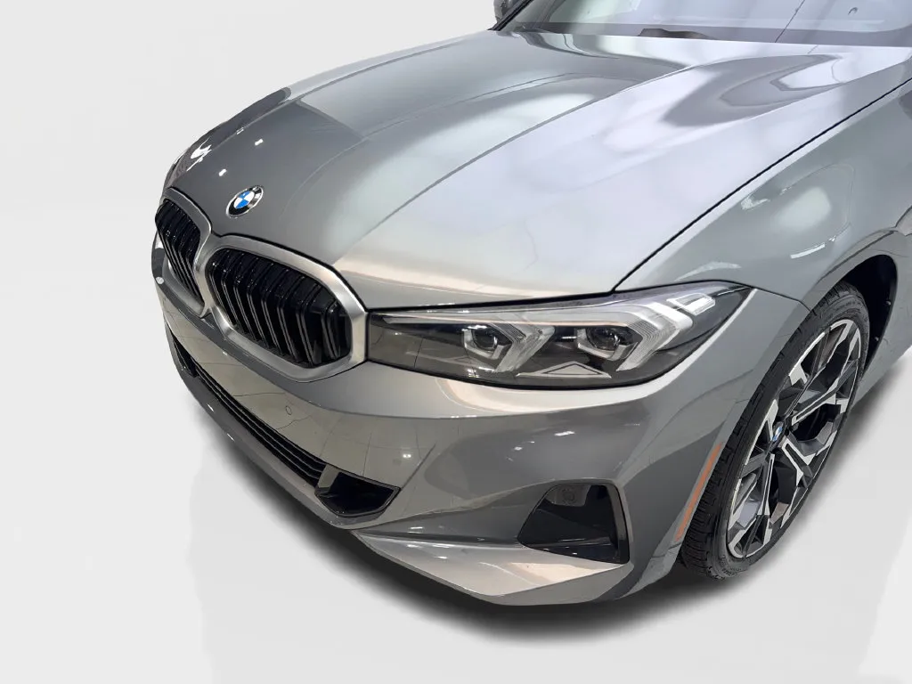 BMW 3 Series photo 18