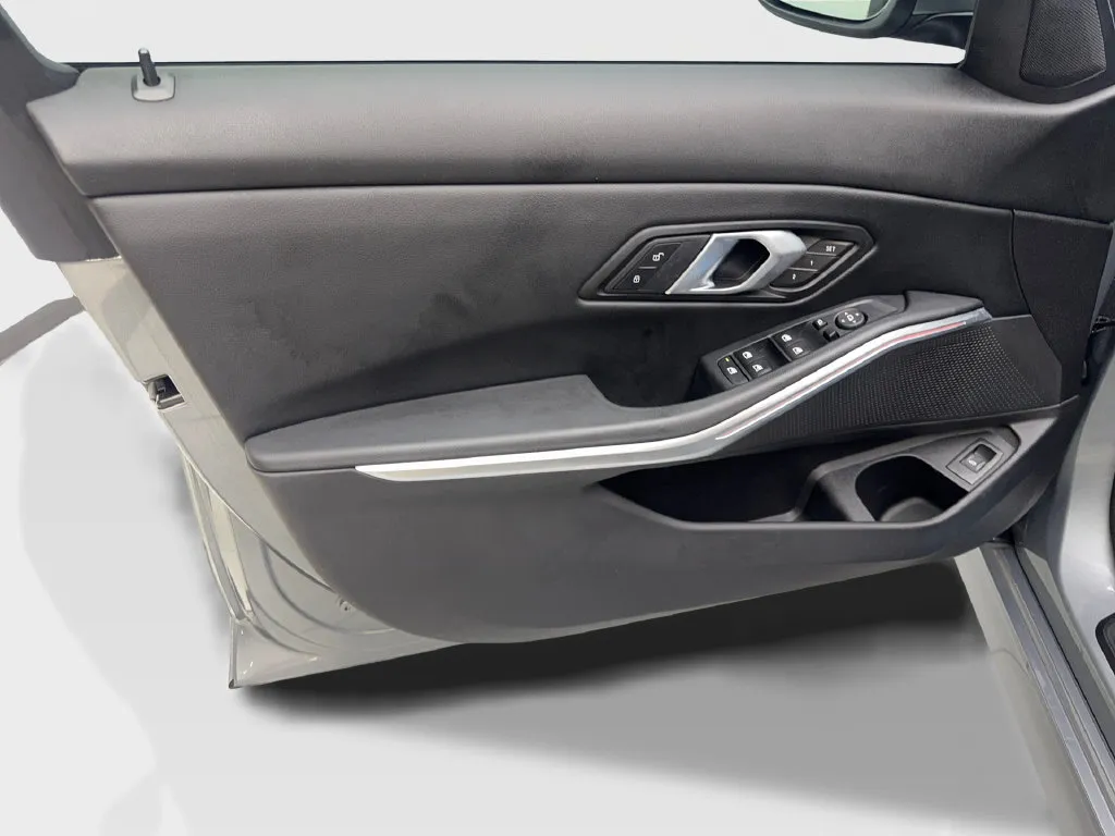 BMW 3 Series photo 33