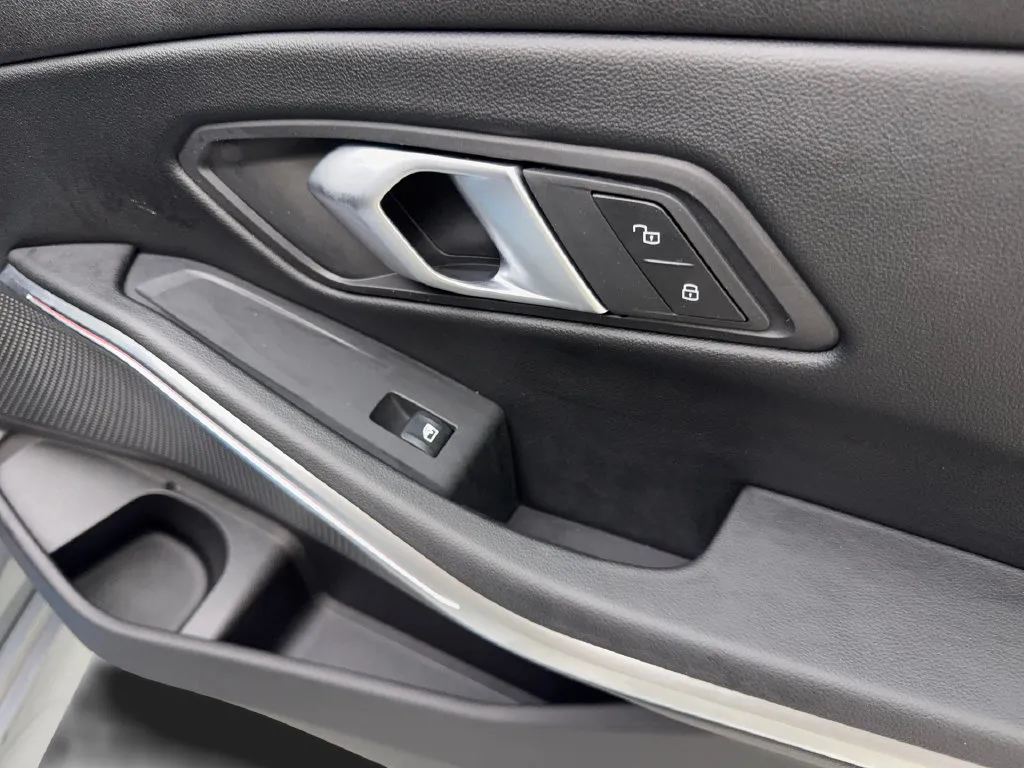 BMW 3 Series photo 51