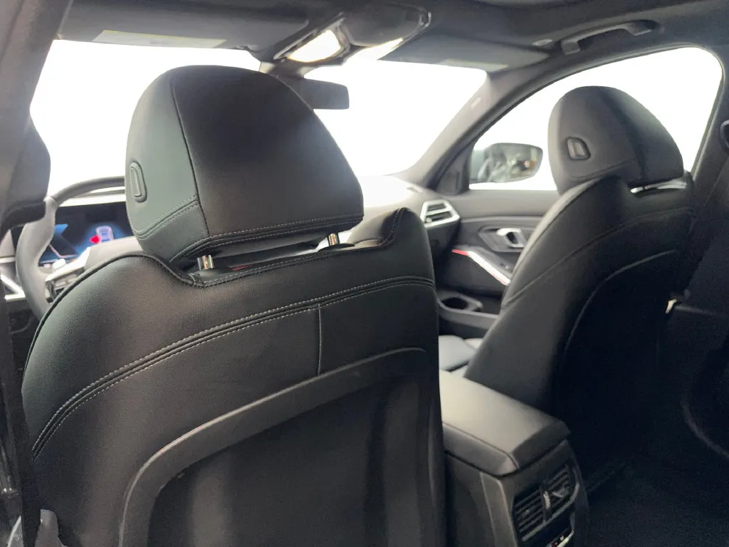 BMW 3 Series photo 37