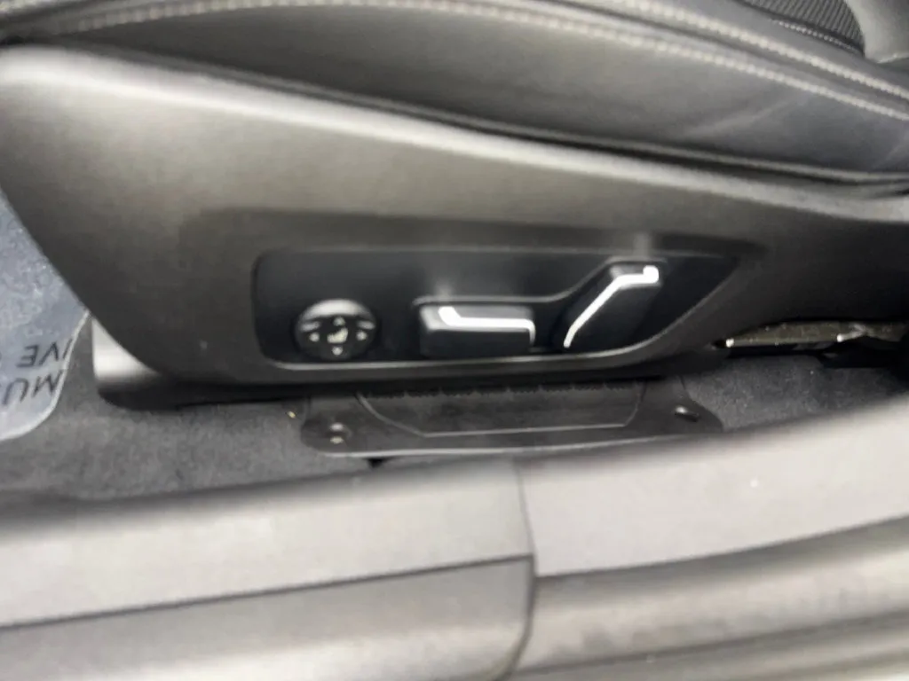 BMW 3 Series photo 32