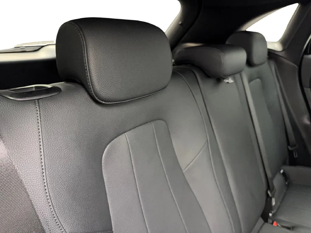 Mercedes-Benz GLA photo 40