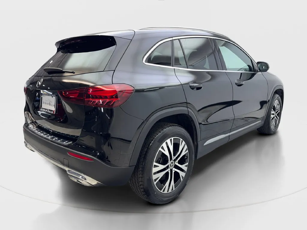 Mercedes-Benz GLA photo 7