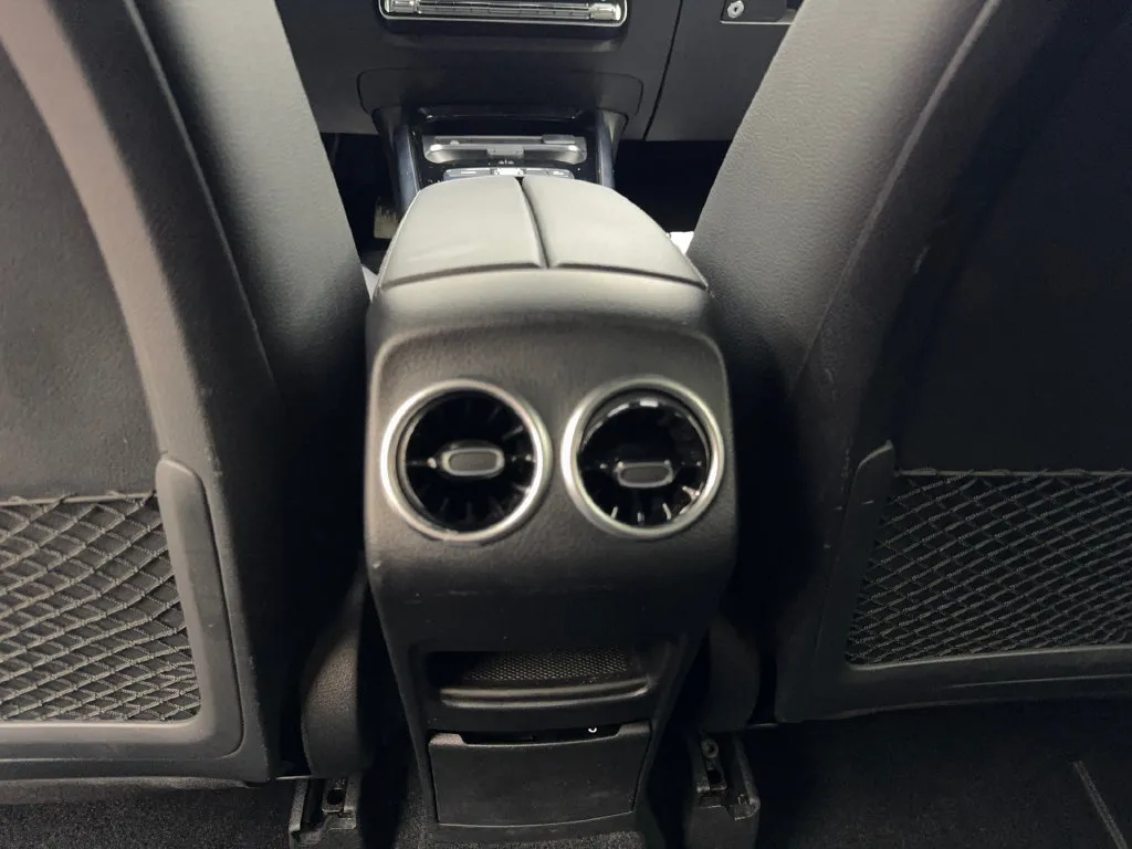 Mercedes-Benz GLA photo 69