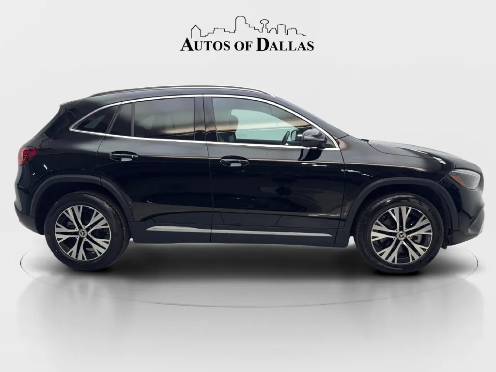 Mercedes-Benz GLA photo 11