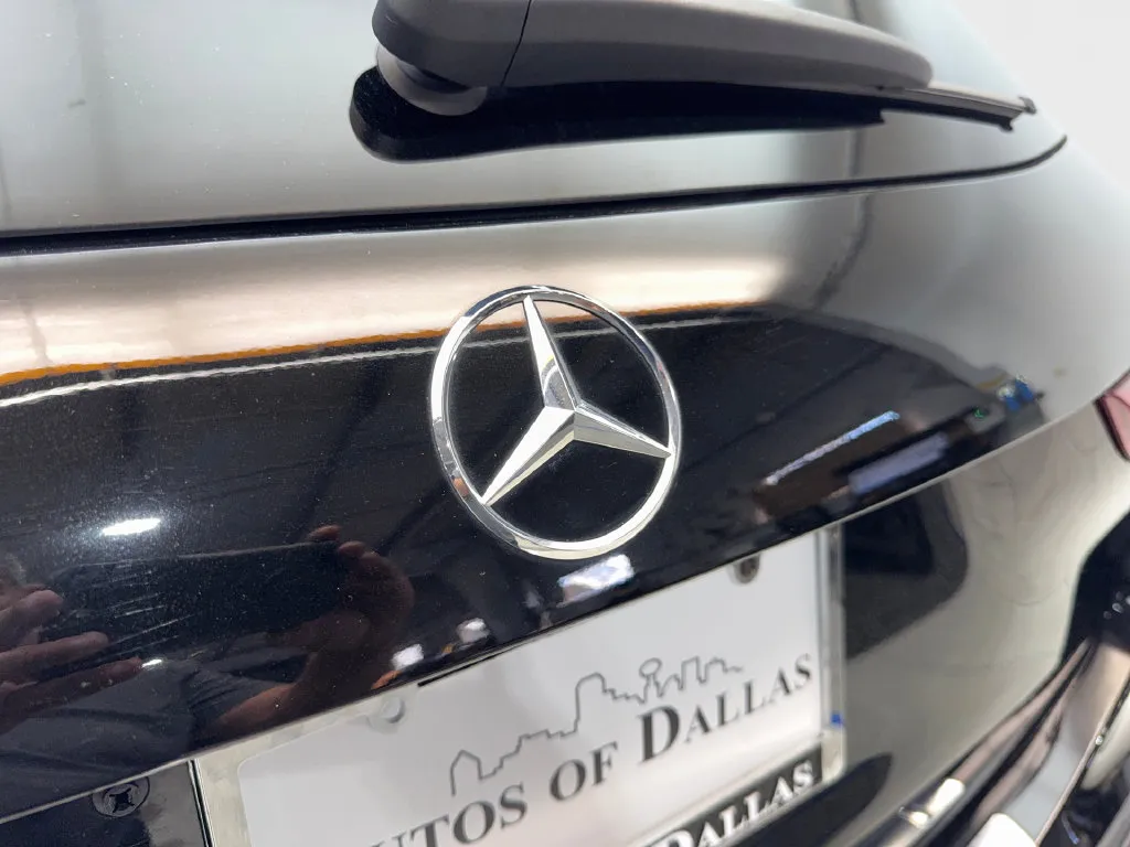 Mercedes-Benz GLA photo 23